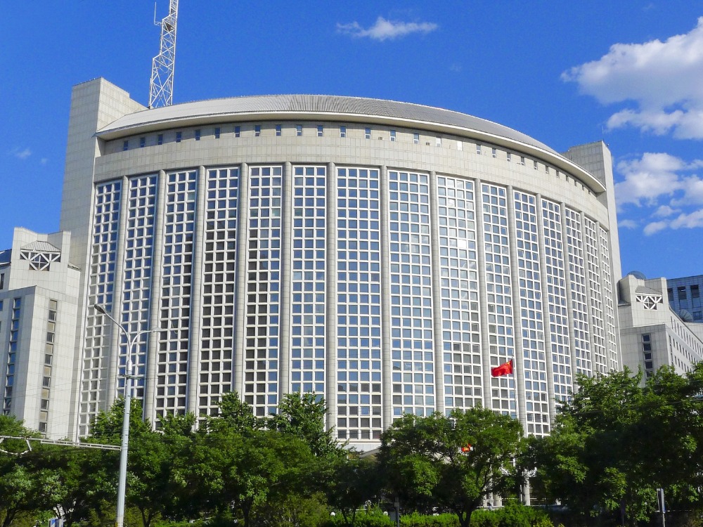 الخارجية الصينية: الحصار المفروض على الموانئ الإيرانية سيؤجّج التوترات في المنطقة