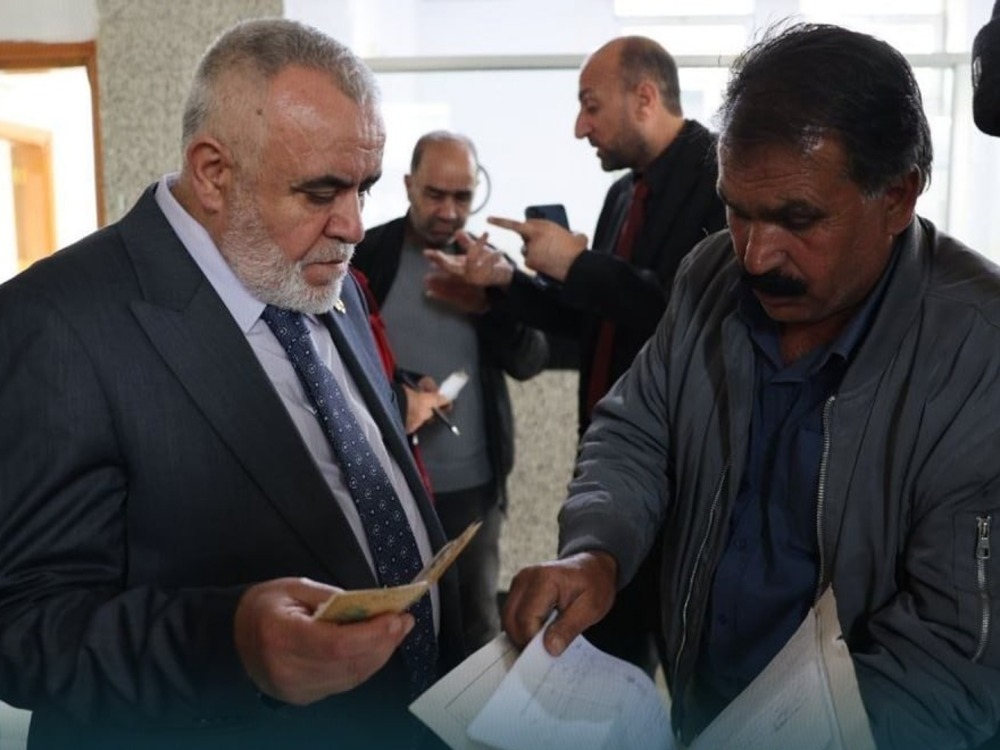 مدير الأحوال المدنية يجري جولة ميدانية في القامشلي لمتابعة إجراءات قانون التجنيس