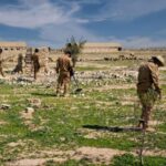 بالتعاون مع فرق الهندسة.. السورية للبترول تطهر محيط خط "كونوكو" من مخلفات الحرب