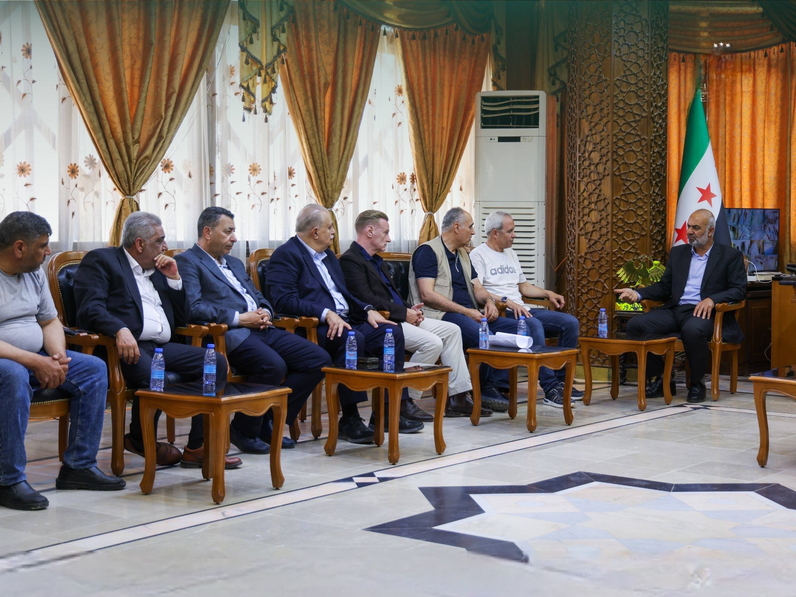 محافظ دير الزور يبحث مع شركة UCC سير إنشاء محطة الكهرباء في التيم