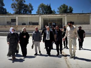 مدير تربية درعا يطلع على واقع مدارس بصرى الشام وتحدياتها