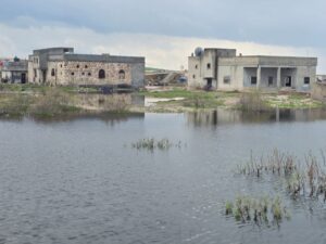 تضرر عشرات المنازل جراء انهيار سد السيحة الترابي في ريف إدلب الشرقي