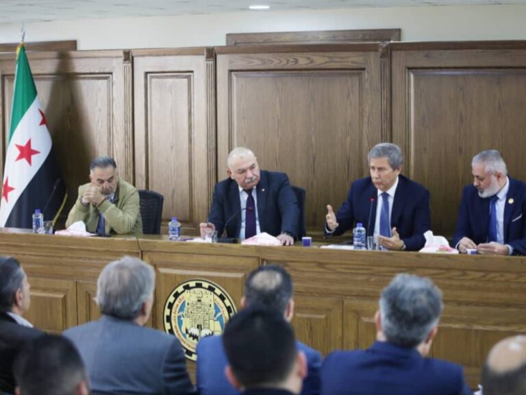 بعد لقائه الرئيس الشرع..  رئيس الاتحاد العربي للصناعات النسيجية يزور غرفة صناعة حلب