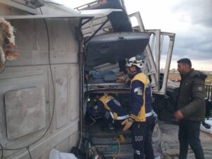 وفاة 4 مدنيين وإصابة طفل بحادث سير قرب المحطة الحرارية شرق حلب