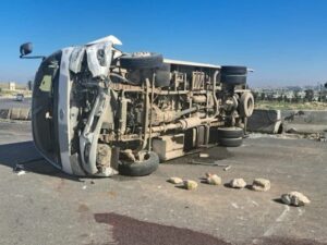 حلب.. وفاة عنصر وإصابة آخرين من الهيئة العامة للمنافذ والجمارك إثر انقلاب حافلة مبيت