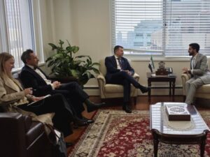 العلبي يبحث مع أمين عام خارجية إستونيا تعزيز العلاقات الثنائية