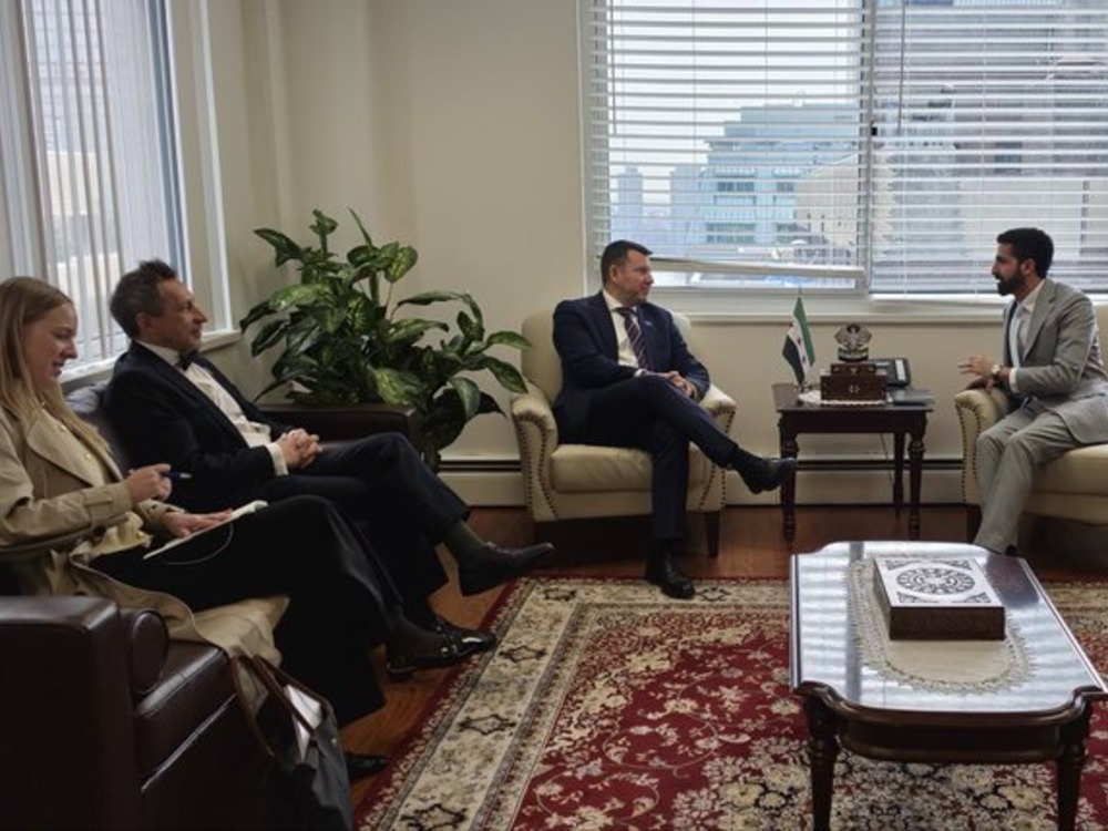 العلبي يبحث مع أمين عام خارجية إستونيا تعزيز العلاقات الثنائية