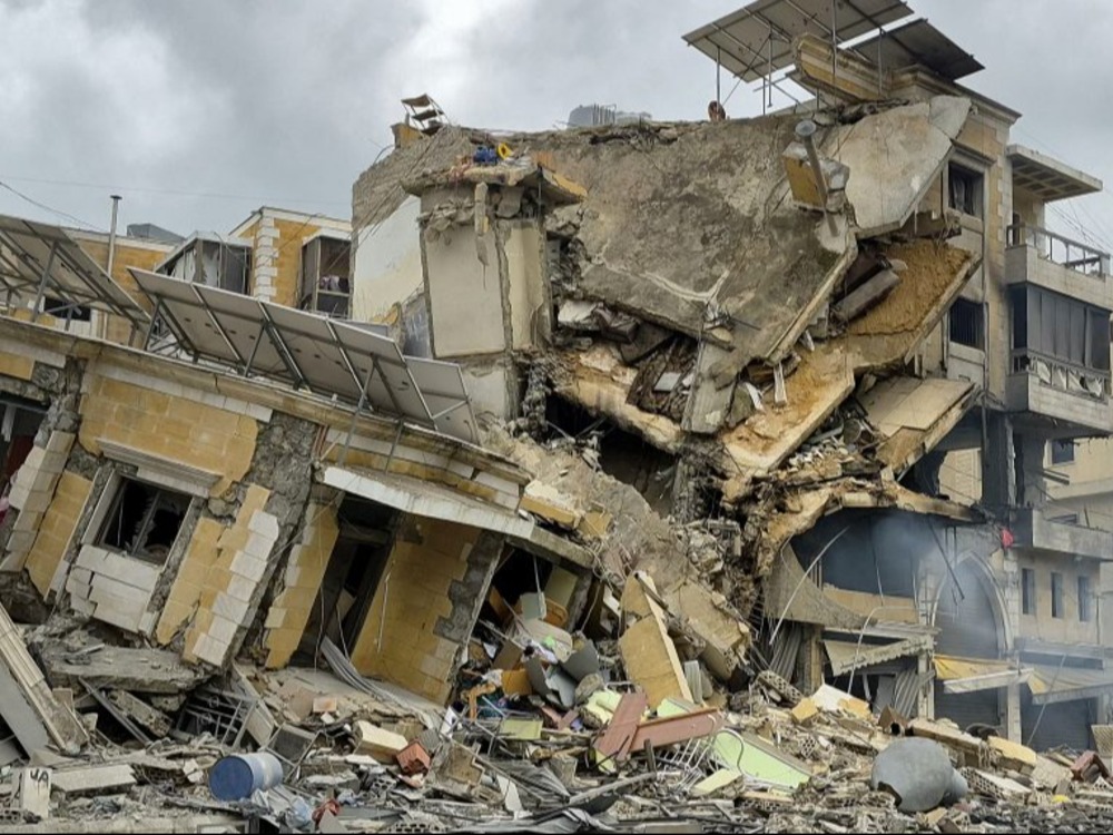 قتلى وجرحى بغارات إسرائيلية على جنوب لبنان