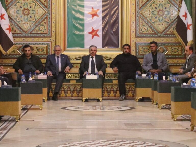 محافظ الحسكة يبحث مع لجان التجنيس آليات تسريع تنفيذ المرسوم 13