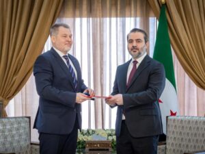 وزير الخارجية والمغتربين يتسلم نسخة من أوراق اعتماد سفير التشيك في دمشق