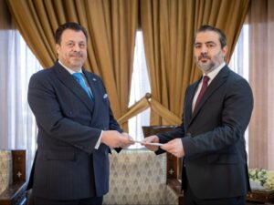 وزير الخارجية يتسلم نسخة من أوراق اعتماد سفير اليونان لدى سوريا