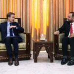 وزير الإعلام يبحث مع السفير الفرنسي تطوير القطاع الإعلامي ومواجهة التضليل الرقمي