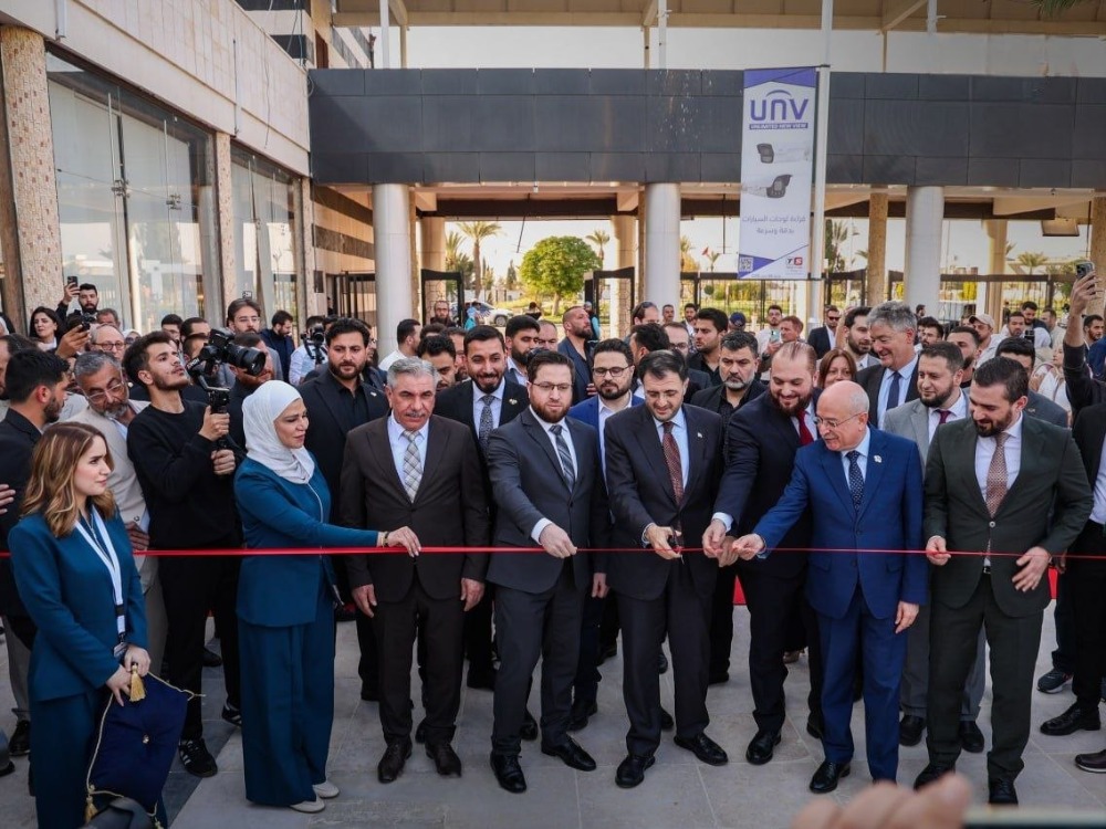 وزير النقل يؤكد أهمية الرقمنة في تعزيز بيئة الأعمال ويشيد بمعرض “سيريا هايتك”