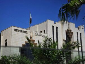 وزارة الداخلية: الاعتداء على السفارة الإماراتية سلوك مرفوض وخرق للقوانين الوطنية