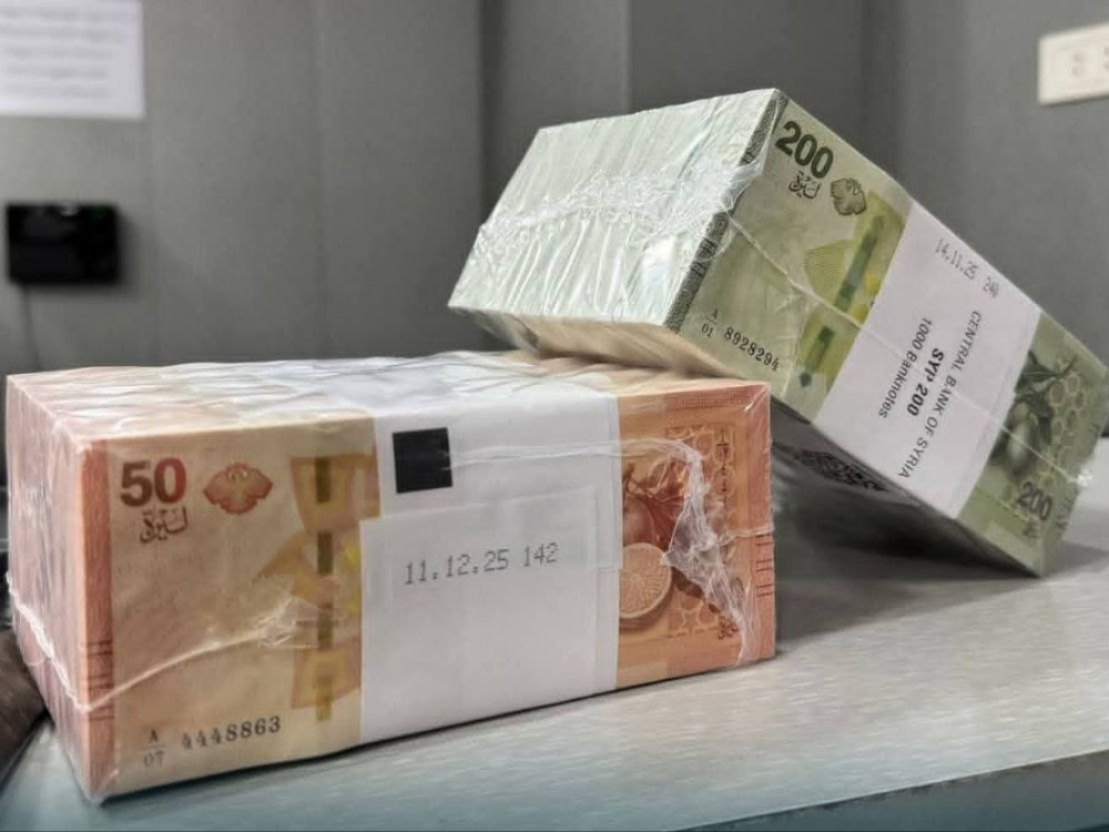 الليرة السورية مقابل الدولار.. استقرار هش أم بداية انفراج؟