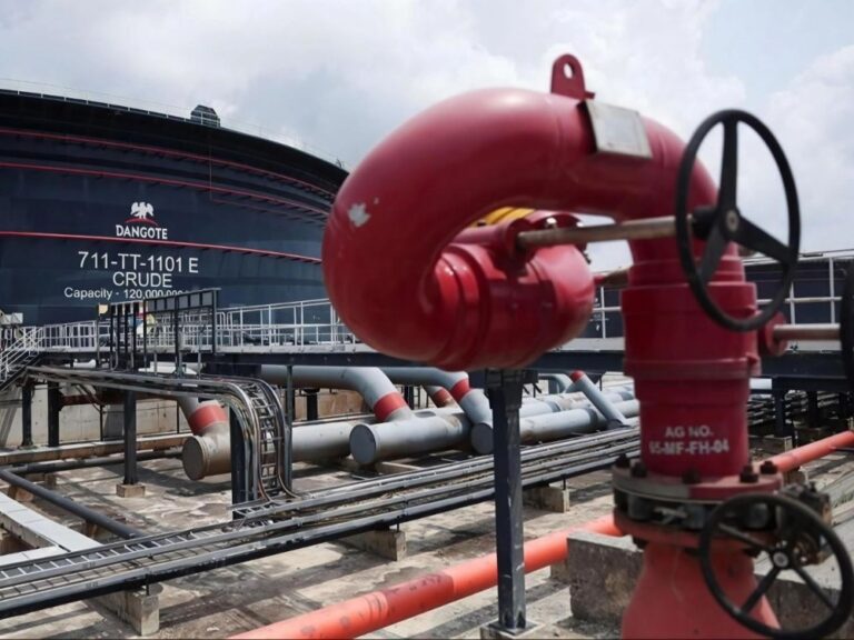 أسعار النفط ترتفع إلى 108 دولارات للبرميل بعد خطاب ترامب