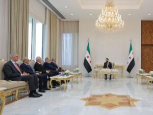 الرئيس الشرع يلتقي وفداً فلسطينياً لبحث العلاقات الثنائية بين البلدين