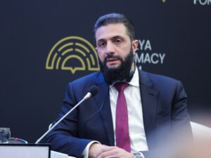 الرئيس الشرع من أنطاليا: سوريا محط أنظار العالم لأمن سلاسل التوريد بين الشرق والغرب