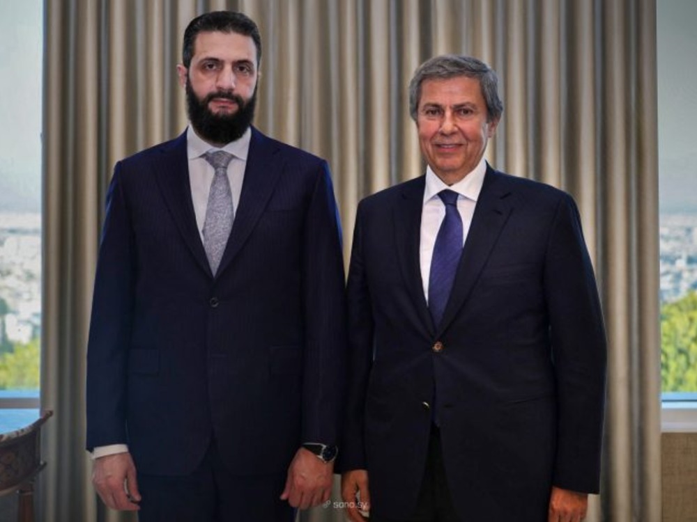 الرئيس الشرع يبحث تطوير صناعة النسيج مع رجل الأعمال شرباتي