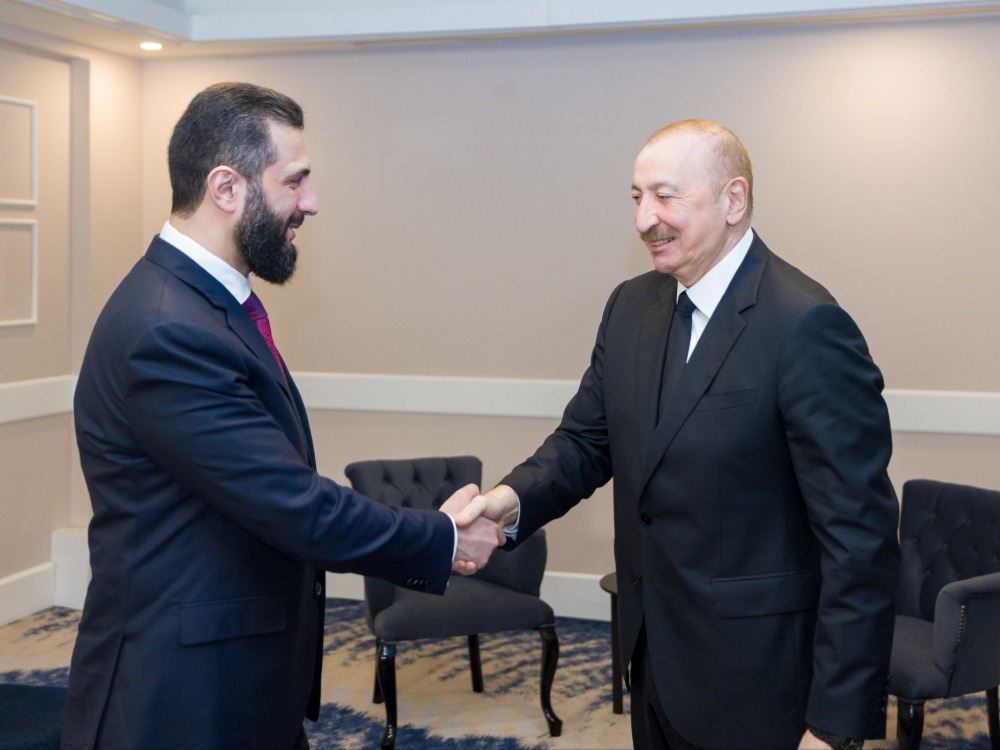 الرئيس الشرع يلتقي رئيس جمهورية أذربيجان على هامش منتدى أنطاليا