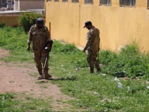 محافظة إدلب: فرق الهندسة تواصل إزالة مخلفات النظام البائد في خان شيخون