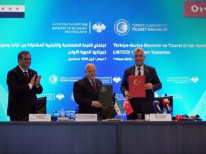 سوريا وتركيا توقعان اتفاقية لتعزيز التعاون الاقتصادي والتجاري