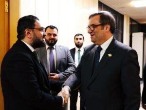 حاكم المصرف المركزي يبحث مع وزير العدل جهود مكافحة الجرائم المالية