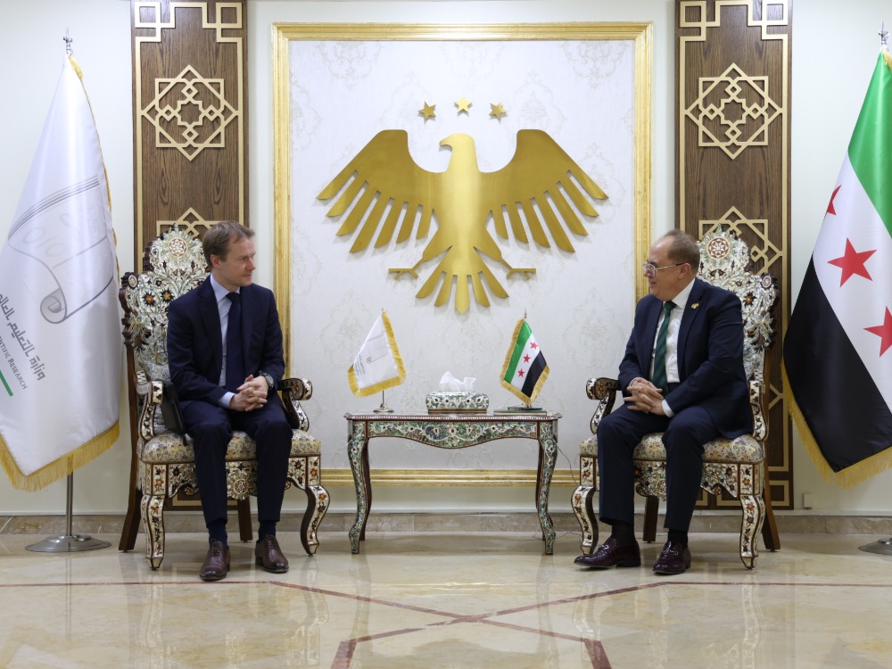 وزير التعليم العالي يبحث مع القائم بأعمال السفارة الفرنسية تعزيز التعاون الأكاديمي والبحثي