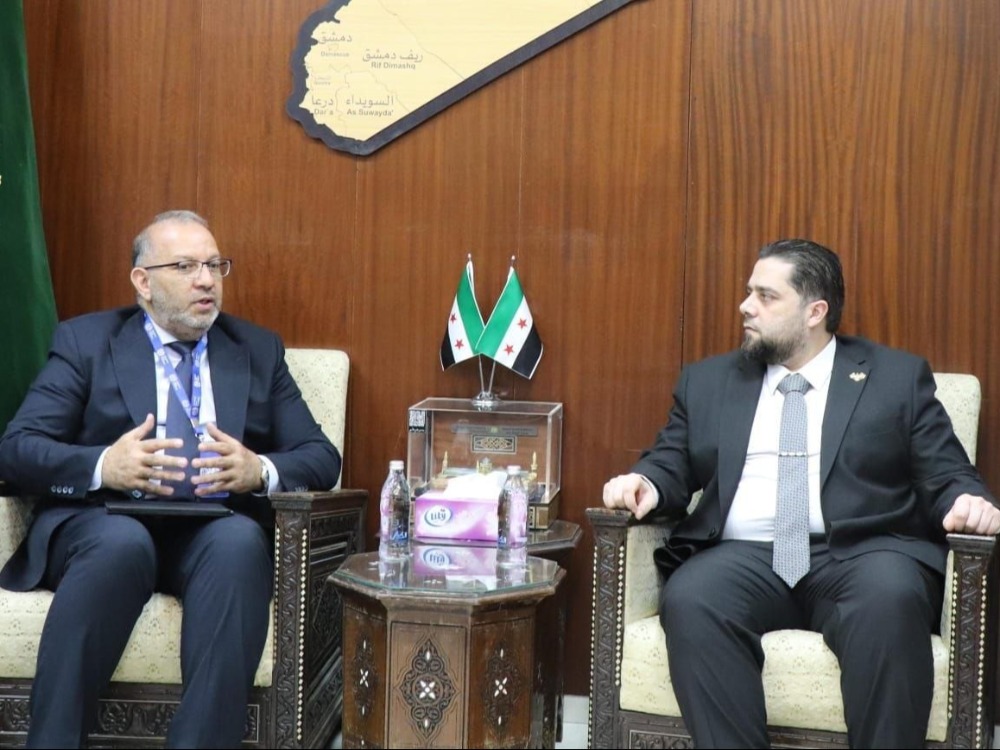 وزير الأشغال العامة والإسكان يبحث مع منظمة العمل الدولية آفاق تطوير التعاون المشترك