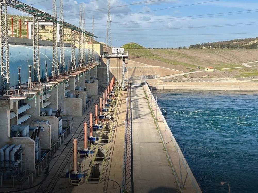 معاون وزير الطاقة يتفقد سد تشرين ويعلن خطة طارئة للصيانة