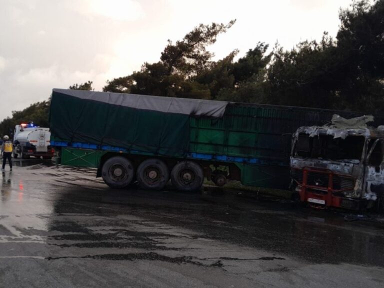 وفاة 3 مواطنين وإصابة آخرين في حادث سير على طريق حمص - دمشق