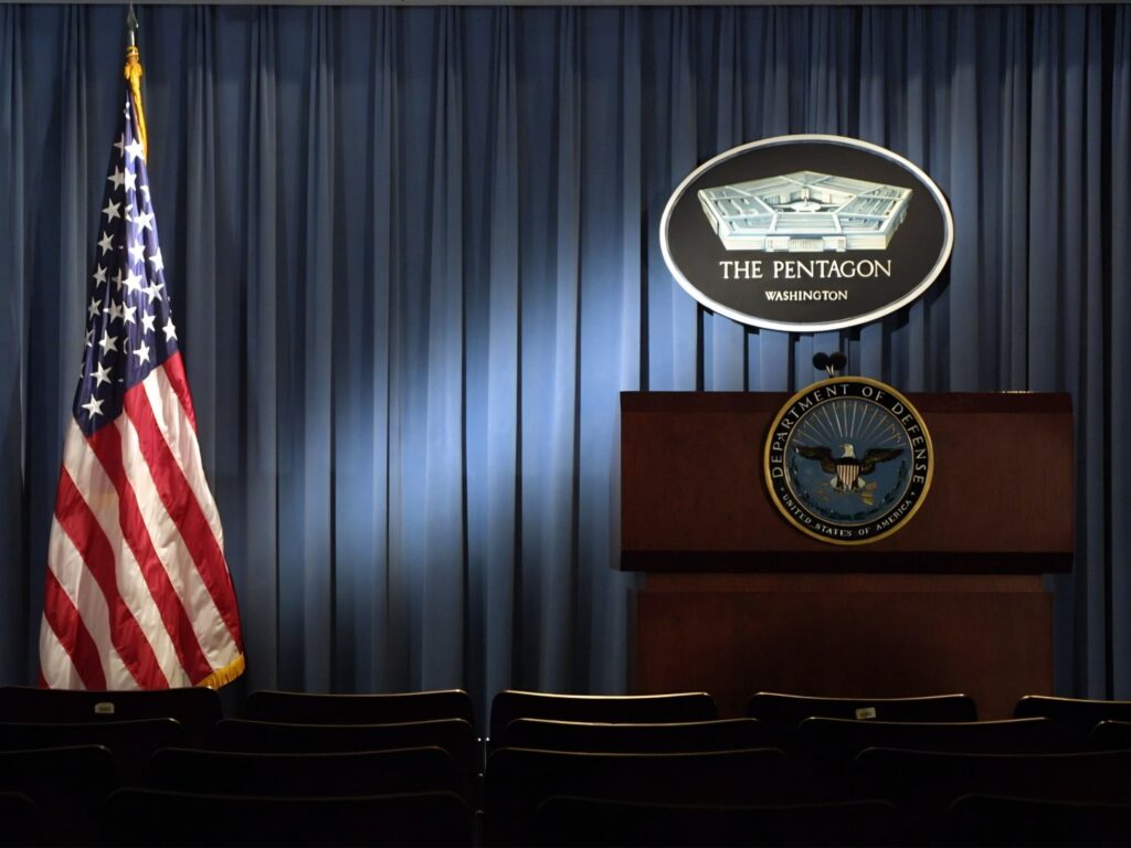 الدفاع الأمريكية تعلن اعتراض سفينة تنقل نفطاً إيرانياً في المحيط الهندي