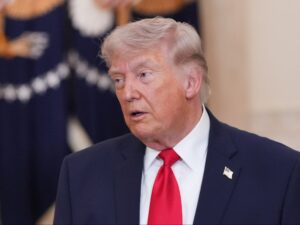 ترامب يحدد الأهداف القادمة.. الجسور ثم محطات الكهرباء