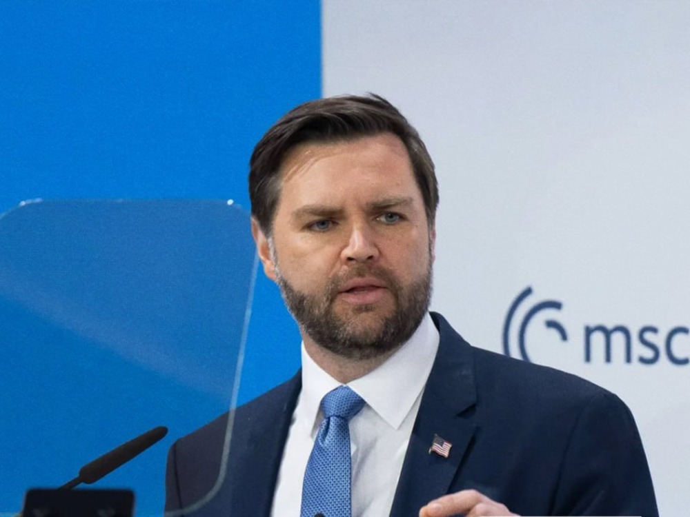 نائب الرئيس الأمريكي: نسعى لصفقة كبرى مع إيران لإنهاء الصراع النووي