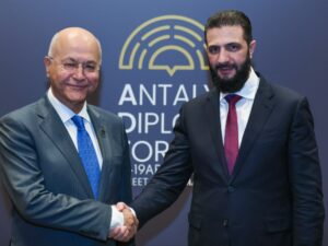 الرئيس الشرع يبحث مع مفوض الأمم المتحدة قضايا اللاجئين على هامش منتدى أنطاليا