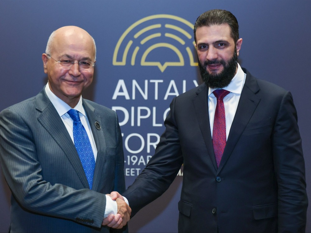 الرئيس الشرع يبحث مع مفوض الأمم المتحدة قضايا اللاجئين على هامش منتدى أنطاليا