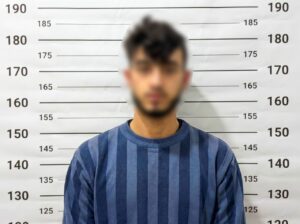 بعد تداول واسع.. الجهات الأمنية توقف سائقاً اقتحم بسيارته محلاً في الرقة