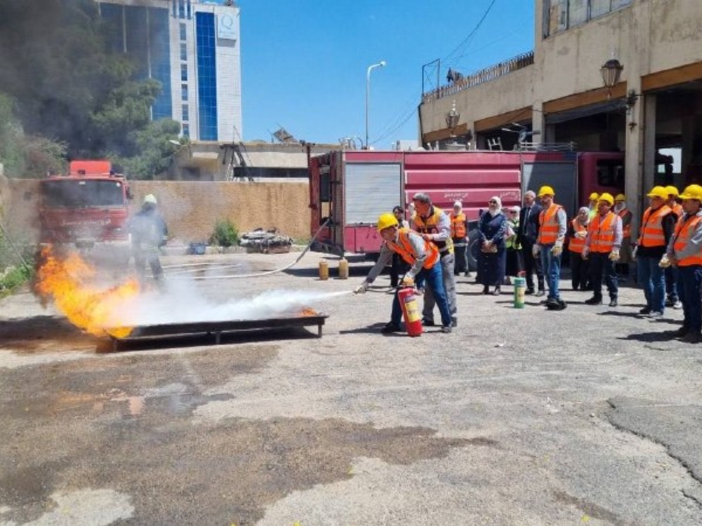 الدفاع المدني ينظّم تدريب أمن وسلامة لكوادر نقابة المعلمين بدمشق