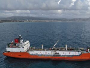 السورية للبترول تتسلم شحنة غاز في مصب بانياس