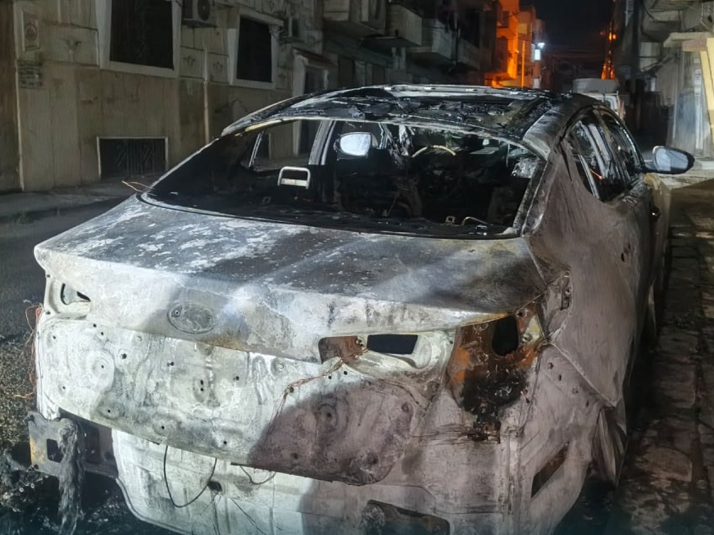 احتراق سيارتين في حي الزهراء بحمص