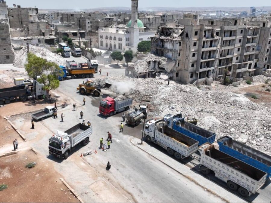 وزارة الطوارئ: ترحيل 169 ألف متر مكعب من الأنقاض خلال شهرين في سوريا