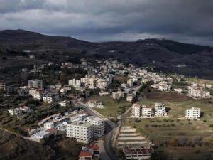 منخفض جوي ماطر يتركز على الساحل والشمال حتى صباح السبت