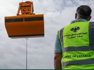 تعزيز مرفأ اللاذقية بكباش هيدروليكي جديد