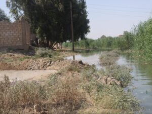 دير الزور.. استنفار خدمي لحماية المنازل ومحطات الضخ من فيضان نهر الفرات