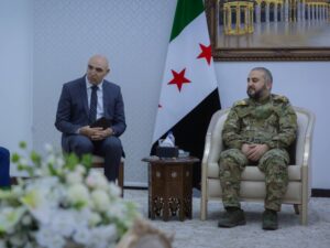 وزير الدفاع يبحث مع مسؤول أممي سبل تعزيز التعاون الإنساني