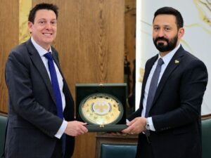 نائب وزير الداخلية يبحث مع وفد بريطاني ملفات الهجرة وعودة اللاجئين السوريين