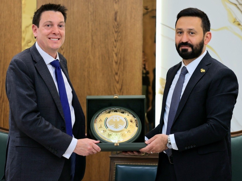 نائب وزير الداخلية يبحث مع وفد بريطاني ملفات الهجرة وعودة اللاجئين السوريين