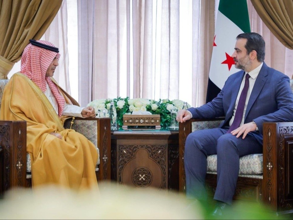 الشيباني يودع السفير السعودي لدى سوريا بمناسبة انتهاء مهامه