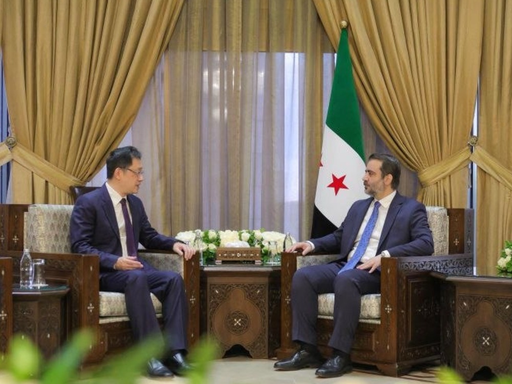 الشيباني يبحث مع السفير الصيني بدمشق العلاقات الثنائية بين البلدين