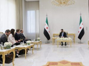 الرئيس الشرع يستقبل رئيس الأركان الخاص للرئيس الفرنسي الجنرال فنسنت جيرو بقصر الشعب